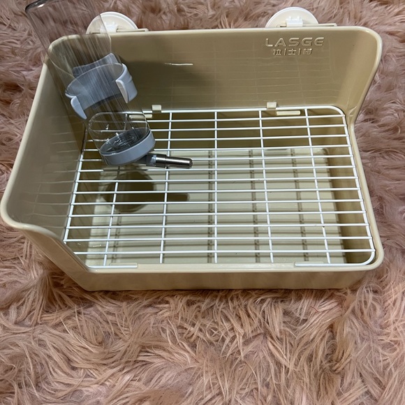 Small pets litter box and water bottle. - Picture 7 of 7